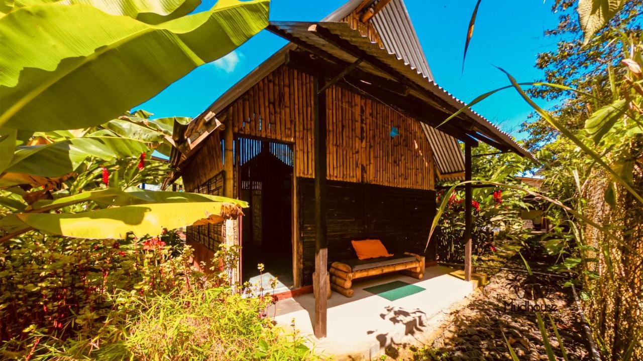 The Mudhouse Hostel Mompiche Exterior foto